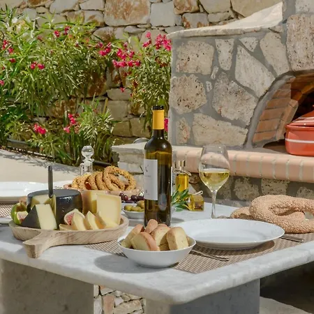Vila Naxos Secret Paradise